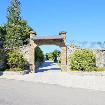 Luxurious In Piedmont With Jaccuzi Vila