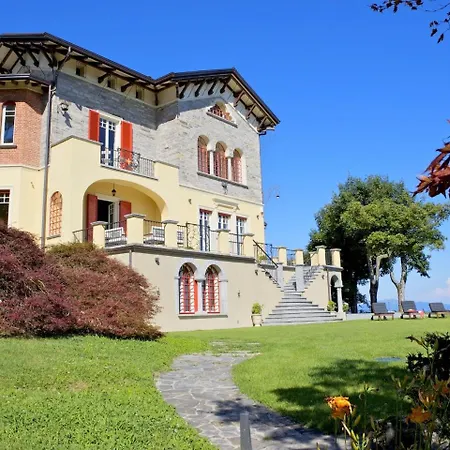 Luxurious In Piedmont With Jaccuzi Vila